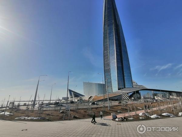 Открытая набережная у Лахта-центра