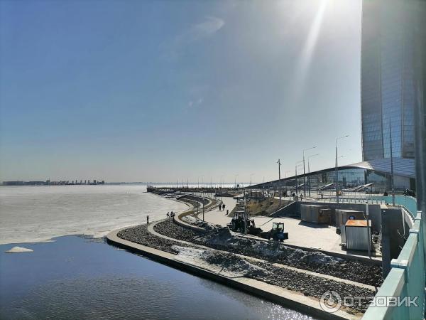 Открытая набережная у Лахта-центра
