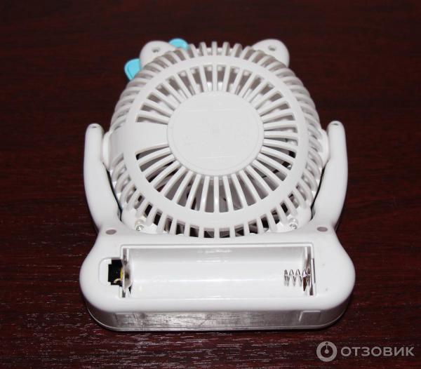 Ventilátor ve tvaru kočky Mini Fan 2628 (pohled zezadu)