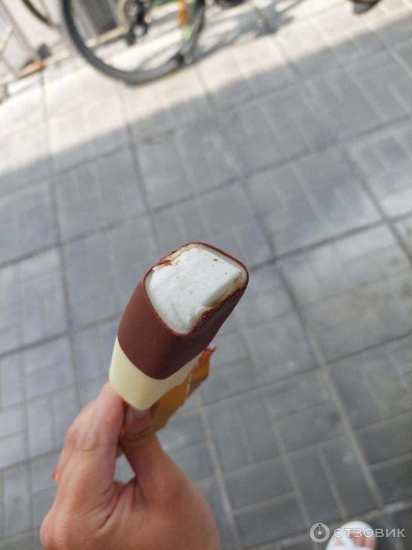 Откушенная шоколадка