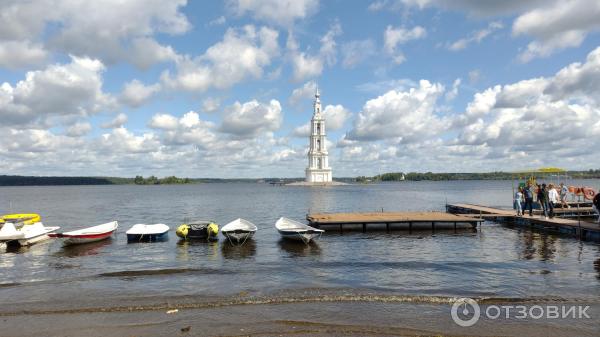 Лодочная прогулка по Волге (Россия, Калязин) фото