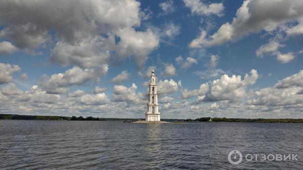 Лодочная прогулка по Волге (Россия, Калязин) фото