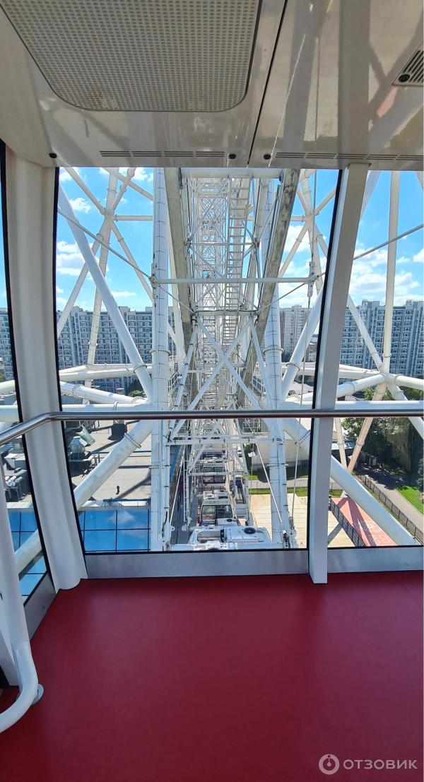 Колесо обозрения Солнце Москвы на территории ВДНХ (Россия, Москва) фото