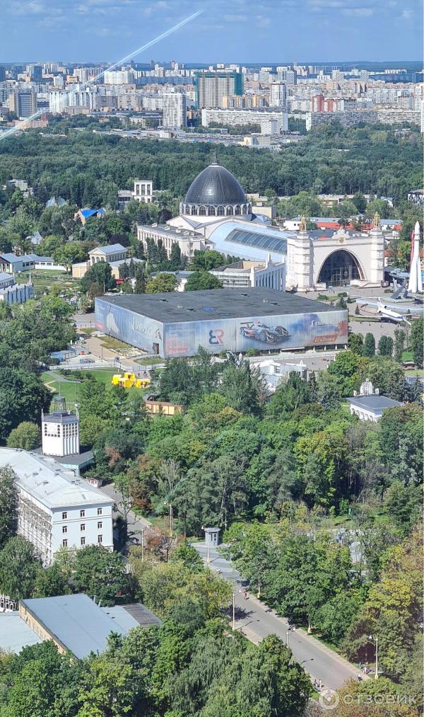Колесо обозрения Солнце Москвы на территории ВДНХ (Россия, Москва) фото