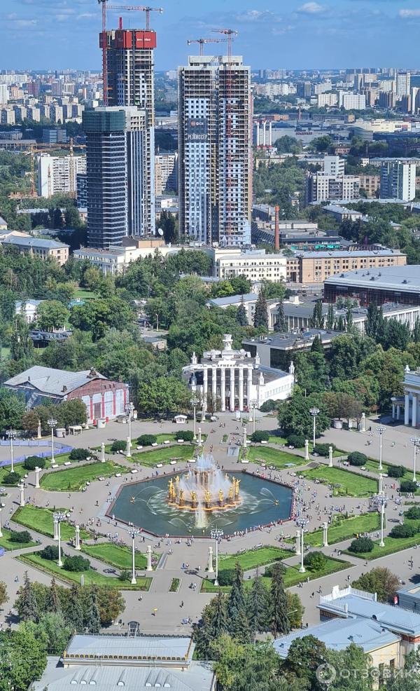 Колесо обозрения Солнце Москвы на территории ВДНХ (Россия, Москва) фото