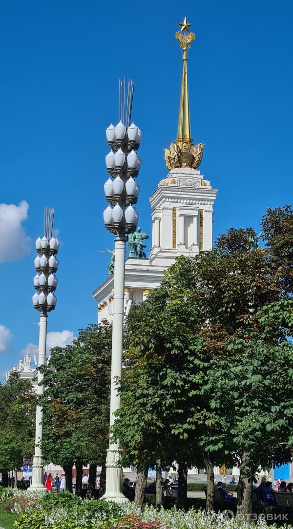 Колесо обозрения Солнце Москвы на территории ВДНХ (Россия, Москва) фото