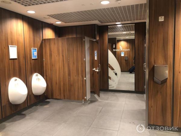 Аэропорт Bristol Airport (Англия, Бристоль) фото